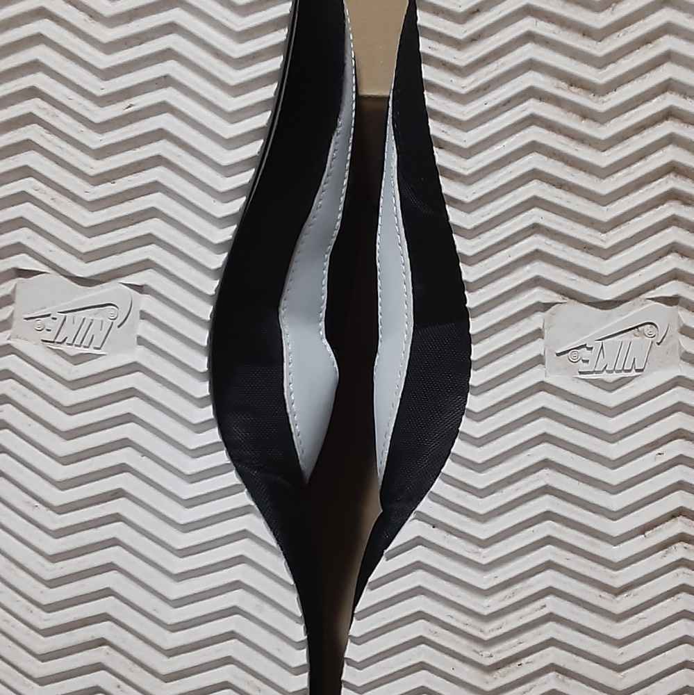 Shoes - Picture 4 of 4